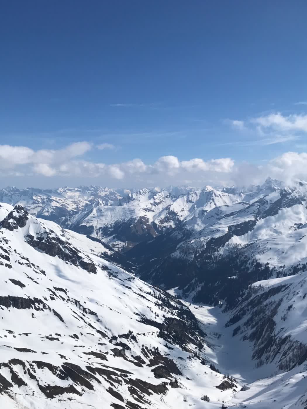 Snow-covered Arlberg valley