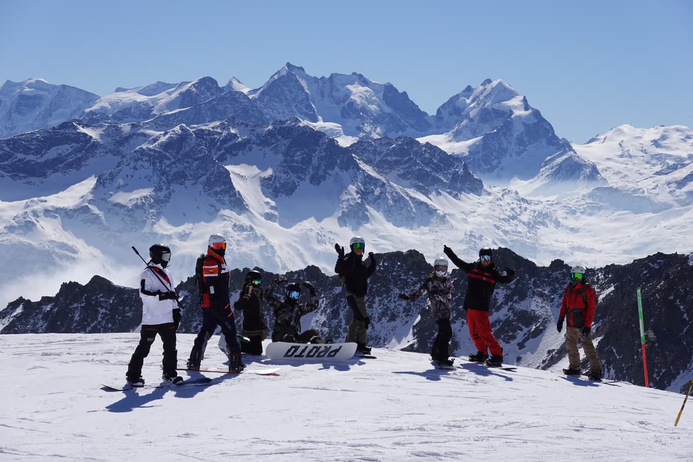 Friends taking in the Engadin panorama